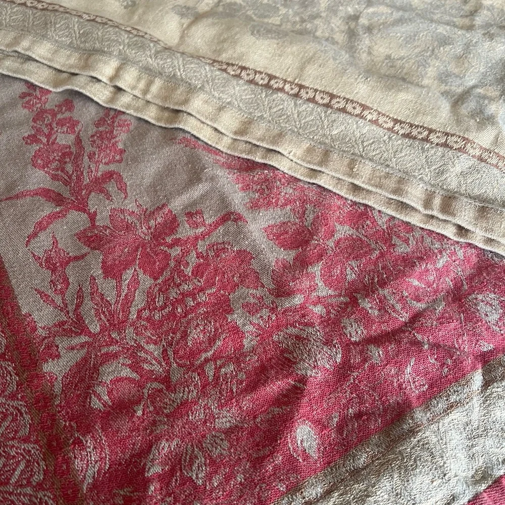 Williams Sonoma Vintage Table Runner